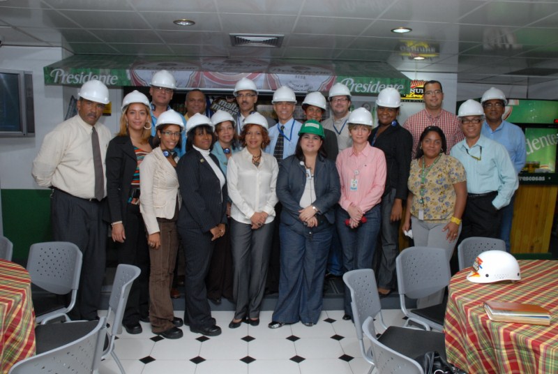 Gerentes y Encargados de la Administradora de Riesgos Laborales asistieron a un encuentro organizado por la Cervecería Nacional Dominicana, con el fin de conocer los procedimientos en la Administración de Riesgos de esa empresa.