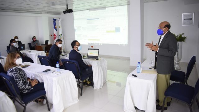 Funcionarios de IDOPPRIL revisan Plan Estratégico 2020-2024