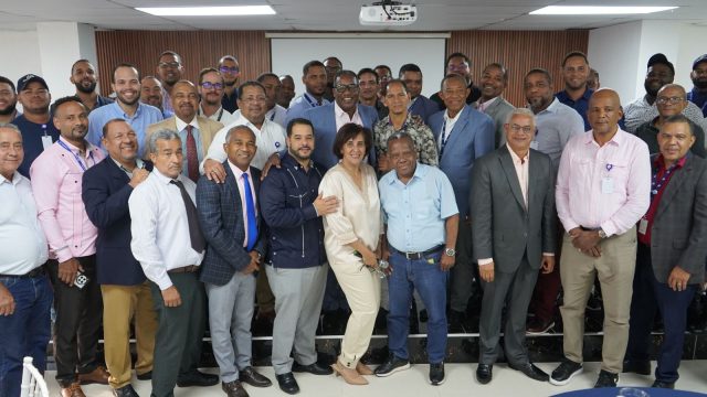 Director IDOPPRIL destaca rol de padres para formar ciudadanía sana
