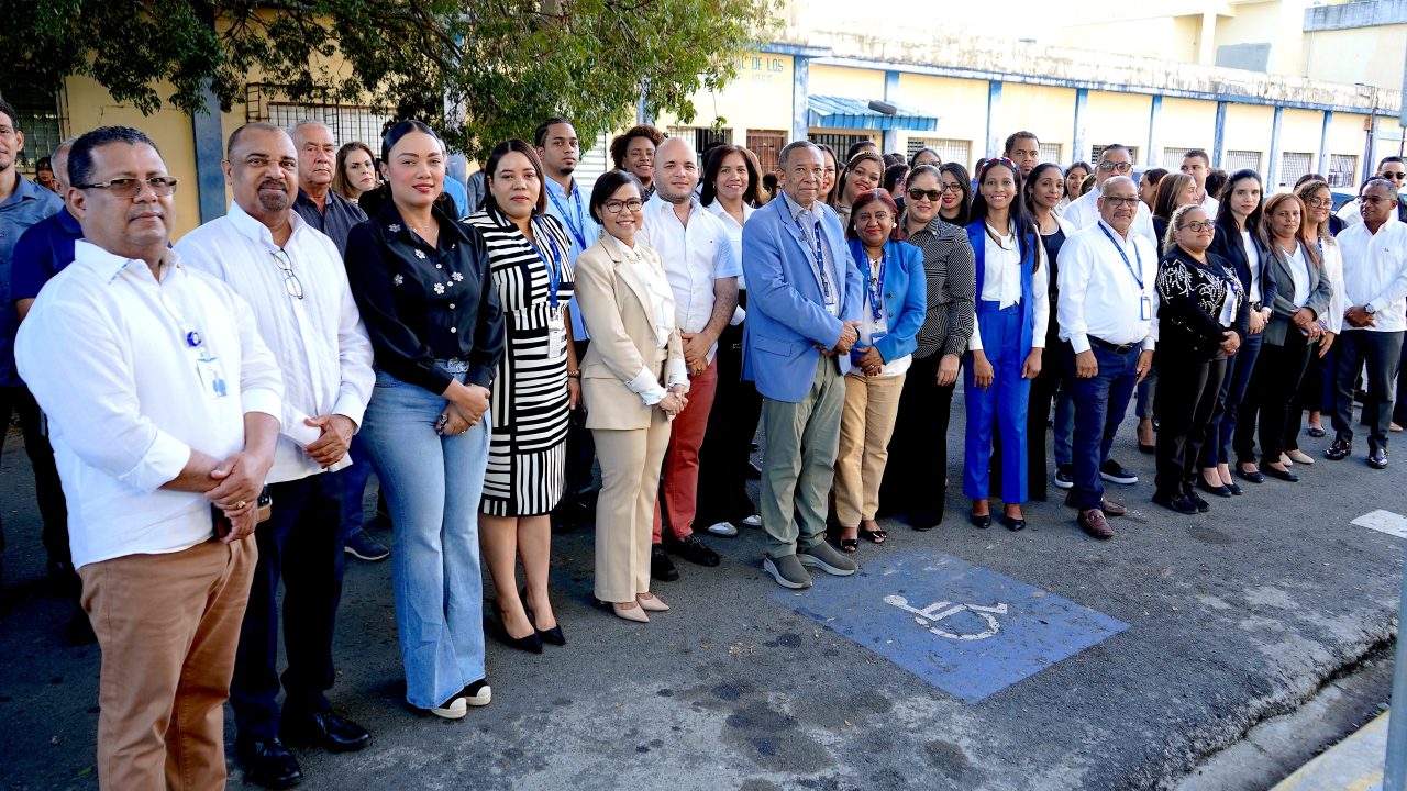 IDOPPRIL realiza acto en honor a la bandera nacional